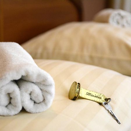 Hotel Minerva Mosonmagyaróvár エクステリア 写真