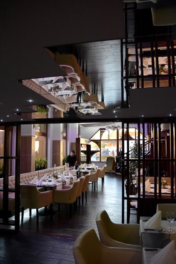 Hotel Minerva Mosonmagyaróvár エクステリア 写真