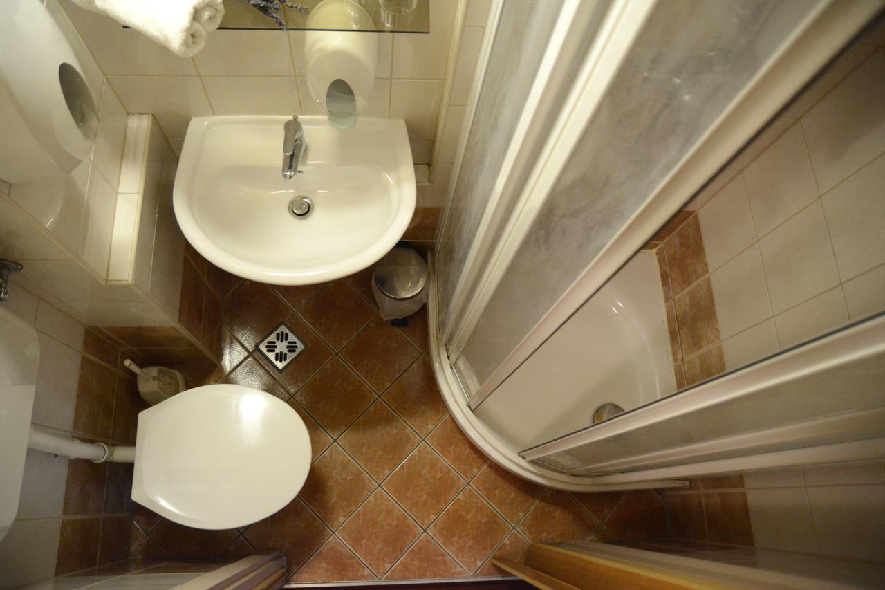 Hotel Minerva Mosonmagyaróvár エクステリア 写真