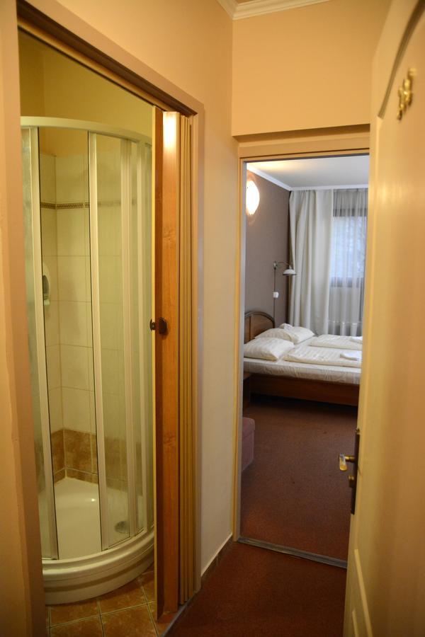 Hotel Minerva Mosonmagyaróvár エクステリア 写真
